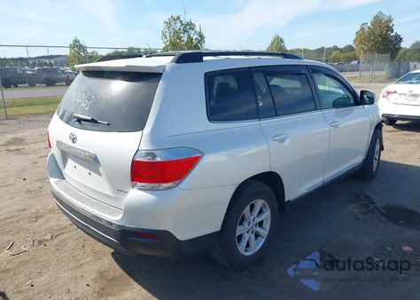 2012 Toyota Highlander Base V6 из США, поврежденный, VIN 5TDBK3EH4CS165957